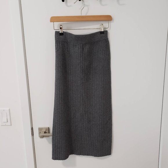 Knitted Skirt (fits XS-S) - Picture 1 of 3